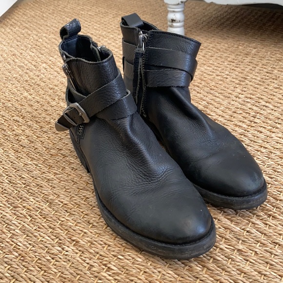 Dolce Vita Booties - Picture 2 of 4